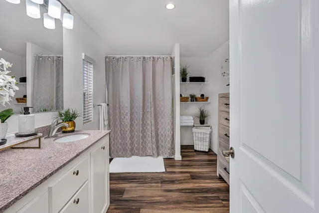 $189,900 | 2706 West Ashlan Avenue, Unit 264, Fresno, CA 93705