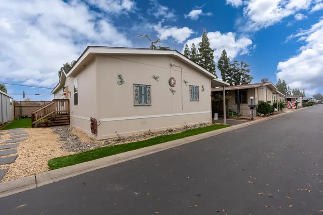 $189,900 | 2706 West Ashlan Avenue, Unit 264, Fresno, CA 93705