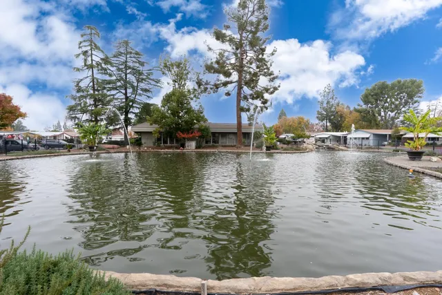 $189,900 | 2706 West Ashlan Avenue, Unit 264, Fresno, CA 93705