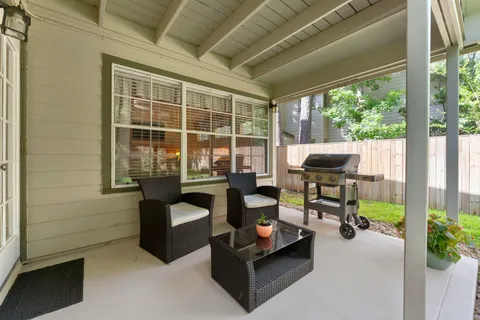$625,000 | 74 East Greywing Circle, The Woodlands, TX 77382