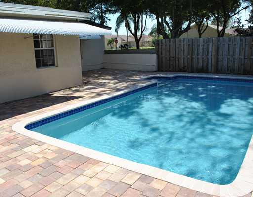22853 Southwest 56th Avenue Boca Raton, FL 33433 - Photo 5 of 13 Swimming Pool/Hot Tub/Sauna
