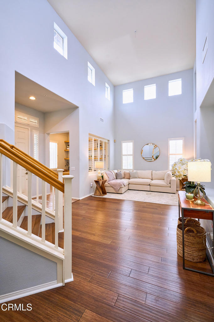 415 Caliente Way Oxnard, CA 93036 - Photo 3 of 23 Gallery Image 3