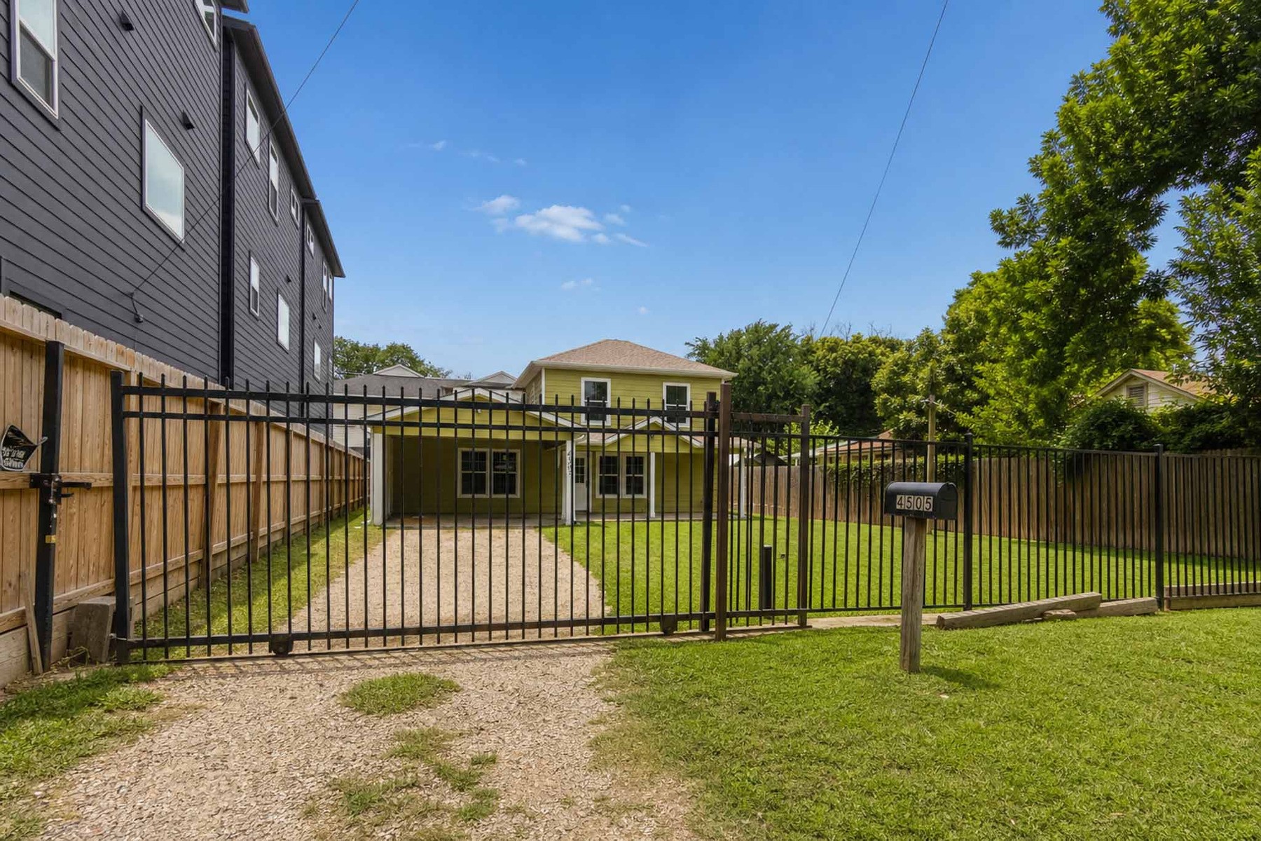 4505 Cochran Street Houston, TX 77009 - Photo 25 of 25 a view of a garden with a small fence