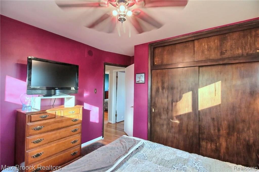 28379 New Castle Road Farmington Hills, MI 48331 - Photo 18 of 24