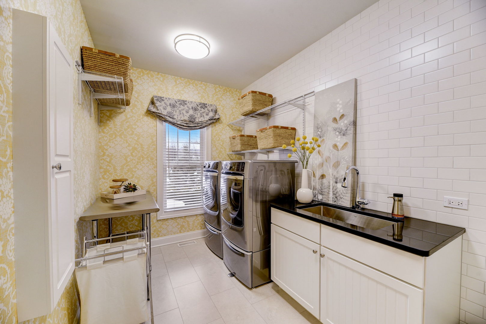 20940 West Summit Drive Kildeer, IL 60047 - Photo 27 of 62 a kitchen with stainless steel appliances granite countertop a refrigerator and a stove top oven