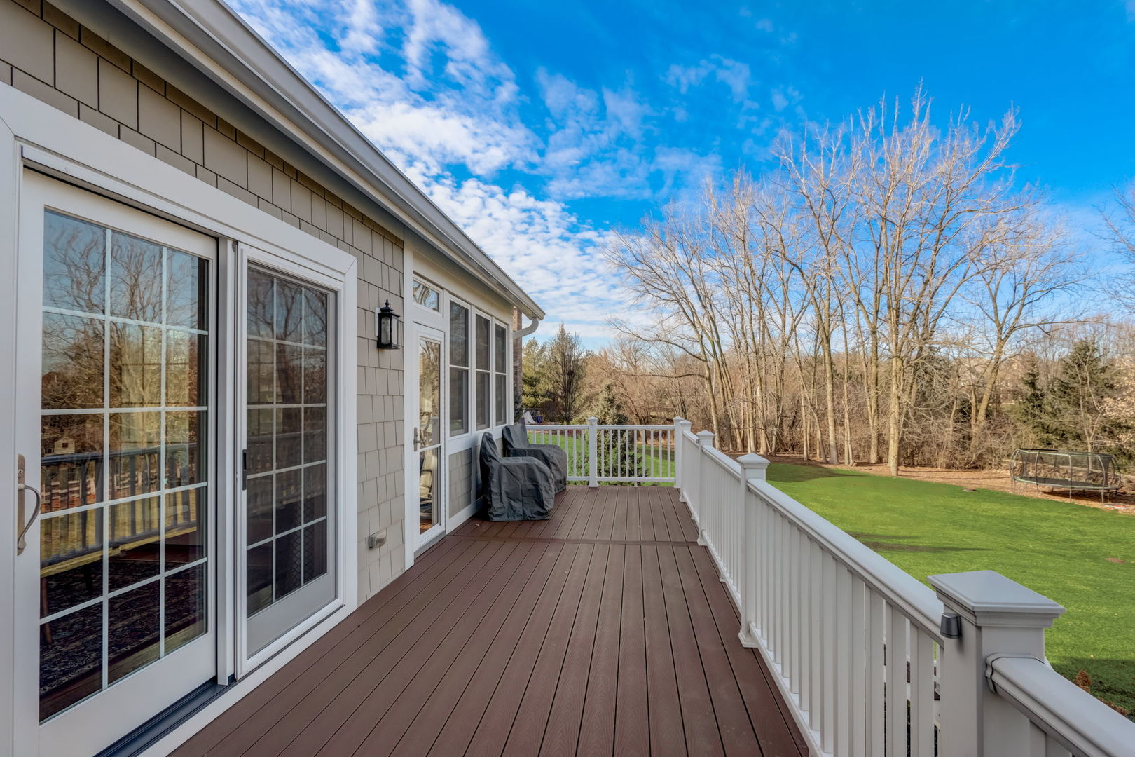 20940 West Summit Drive Kildeer, IL 60047 - Photo 52 of 62 a view of a house with backyard and deck