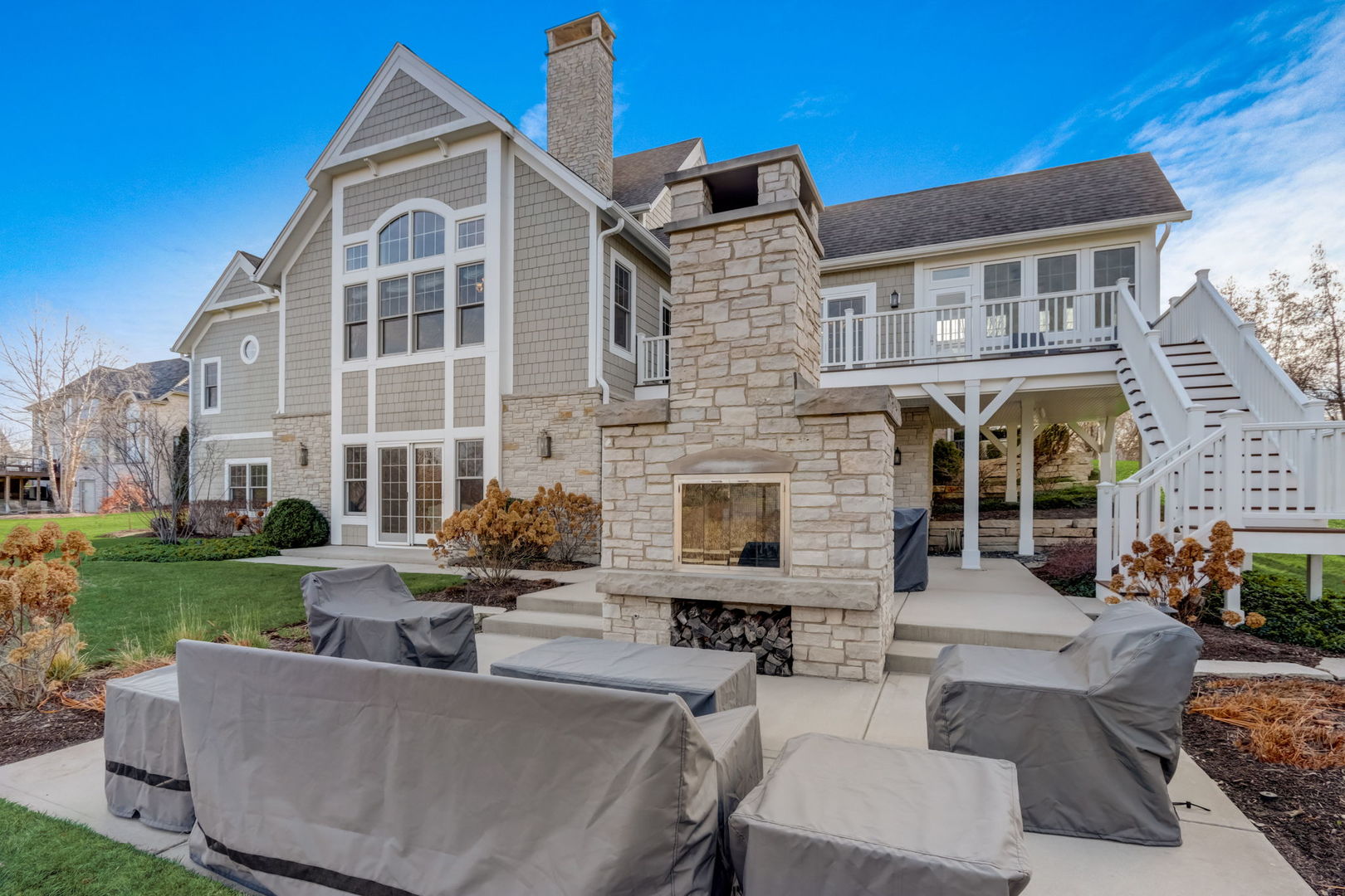 20940 West Summit Drive Kildeer, IL 60047 - Photo 60 of 62 a view of a house with backyard and sitting area