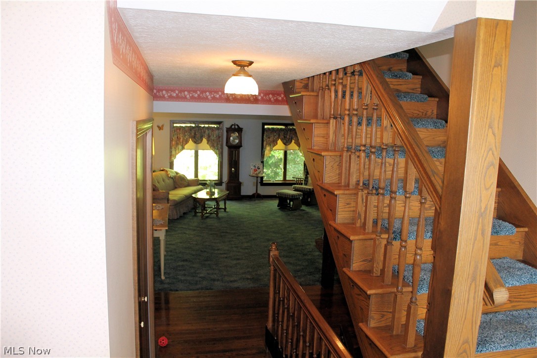 1723 Oil City Road Wooster, OH 44691 - Photo 3 of 35