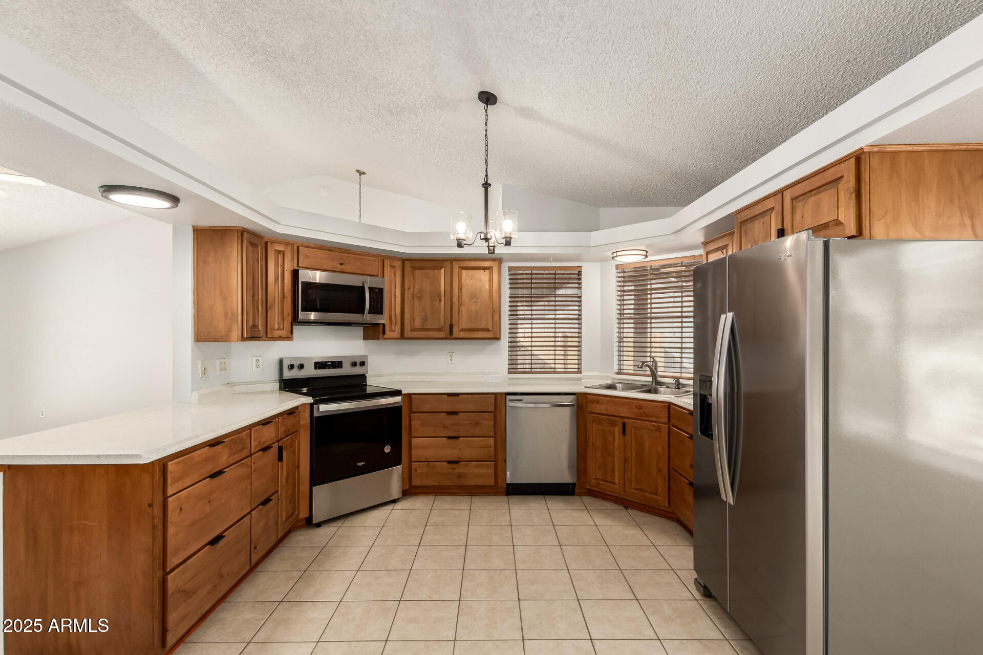 7915 West Wethersfield Road Peoria, AZ 85381 - Photo 6 of 21 11 Wethersfield