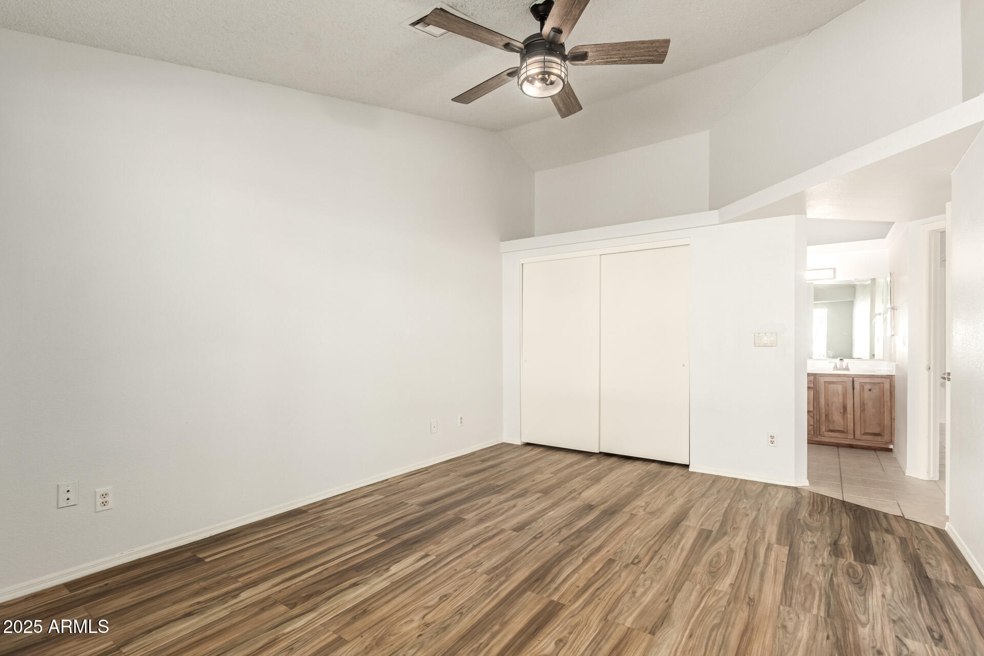 7915 West Wethersfield Road Peoria, AZ 85381 - Photo 10 of 21 15 Wethersfield