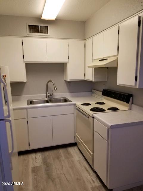280 East Ruggles Street, Unit 5 Florence, AZ 85132 - Photo 2 of 9 Kitchen