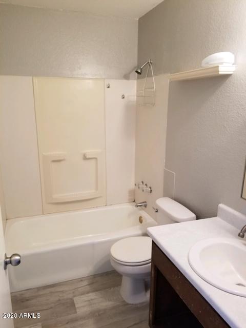 280 East Ruggles Street, Unit 5 Florence, AZ 85132 - Photo 7 of 9 Bathroom