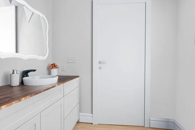 a view of a livingroom with furniture and window