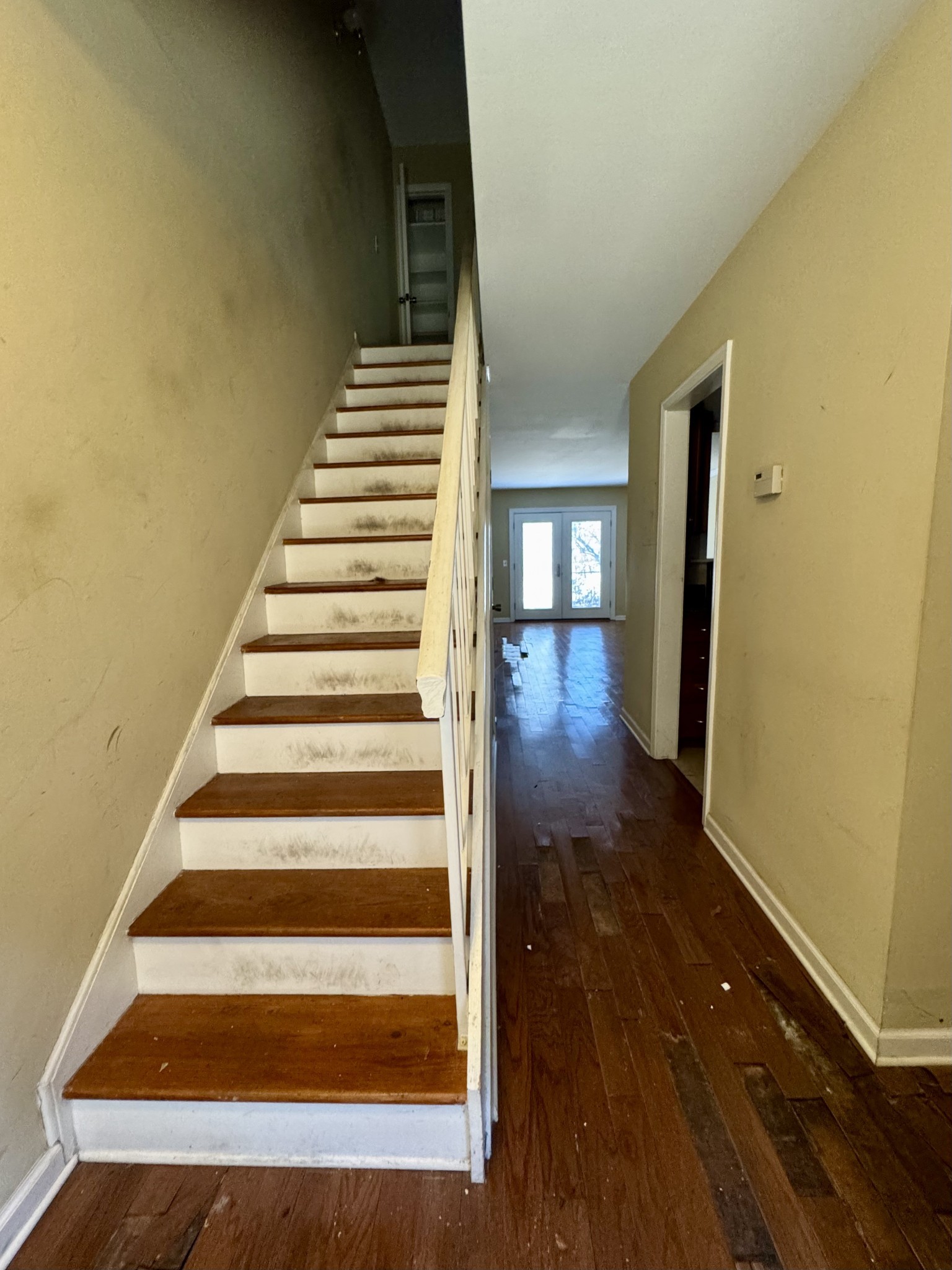 2116 Hobbs Road, Unit J9 Nashville, TN 37215 - Photo 4 of 17 a view of entryway and hall with wooden floor