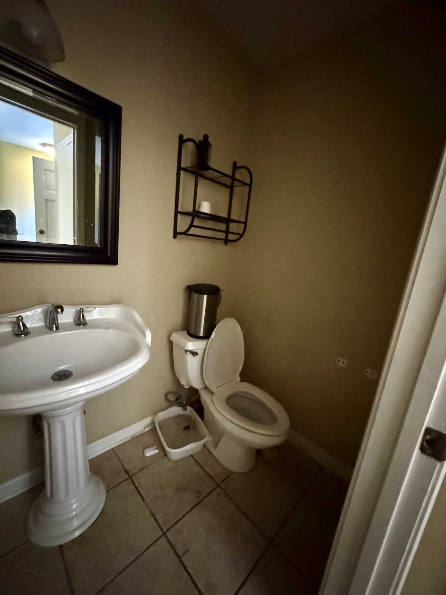 2116 Hobbs Road, Unit J9 Nashville, TN 37215 - Photo 6 of 17 a bathroom with a sink toilet and mirror