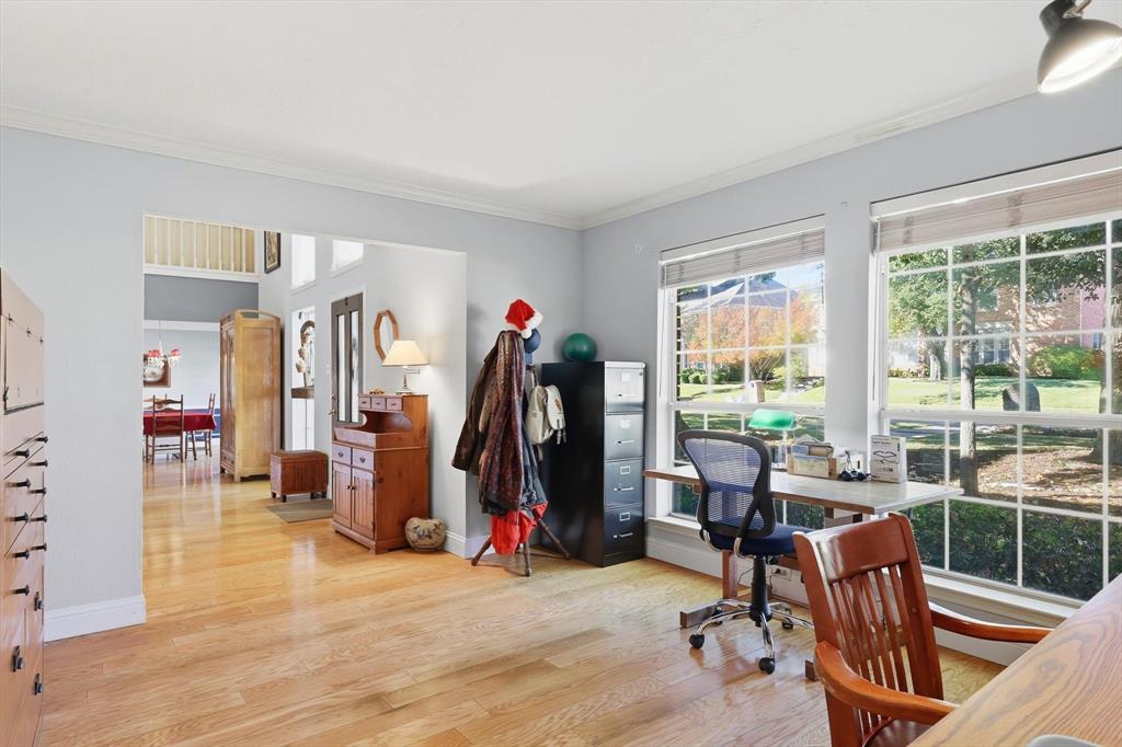 7608 Tallow Road Irving, TX 75063 - Photo 6 of 40 a view of a room with gym equipment