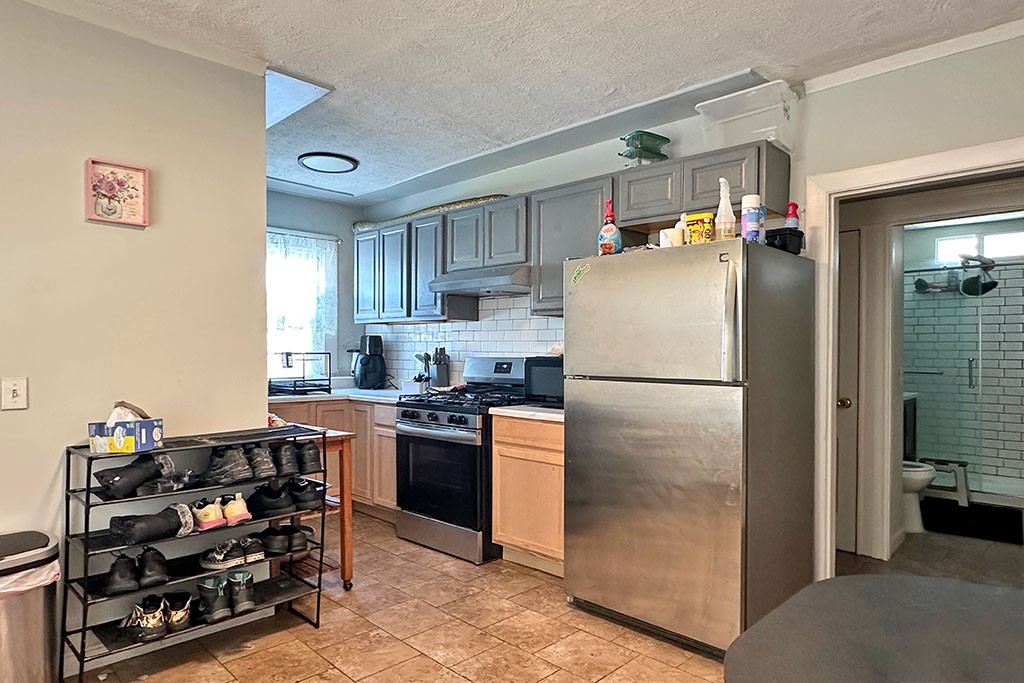 187 Sisson Street Pawtucket, RI 02860 - Photo 35 of 48 1st Floor