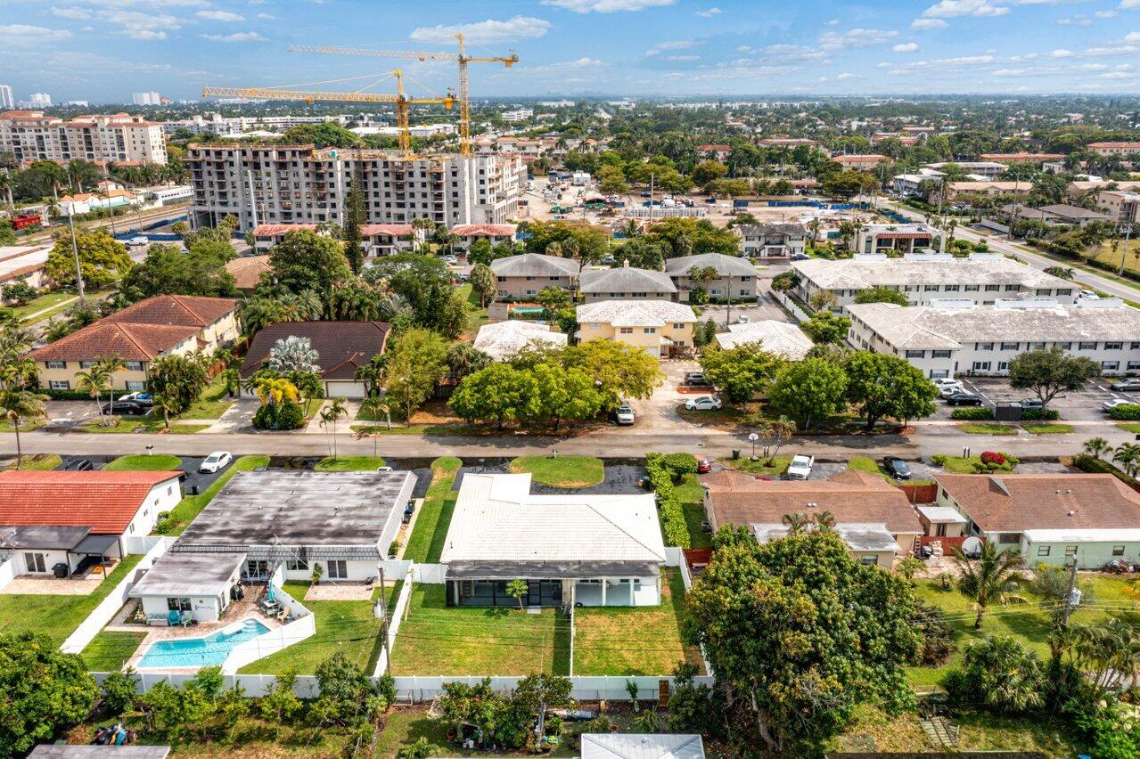 245 Southwest 6th Street Boca Raton, FL 33432 - Photo 27 of 40 026-243Southwest6thStreet-BocaRaton-FL-3