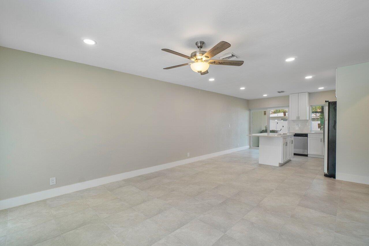 245 Southwest 6th Street Boca Raton, FL 33432 - Photo 5 of 40 004-243Southwest6thStreet-BocaRaton-FL-3