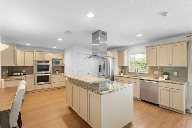 $679,000 | 10 Minnehaha Circle, Maitland, FL 32751