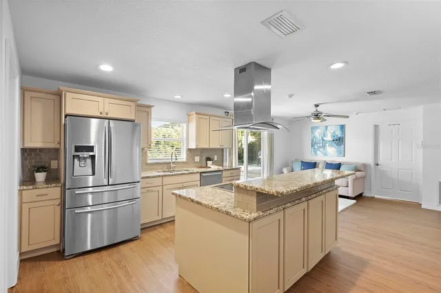 $679,000 | 10 Minnehaha Circle, Maitland, FL 32751