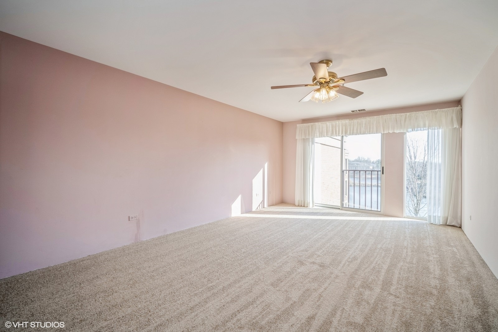 421 Kelburn Road, Unit 313 Deerfield, IL 60015 - Photo 12 of 17 Gallery Image 12