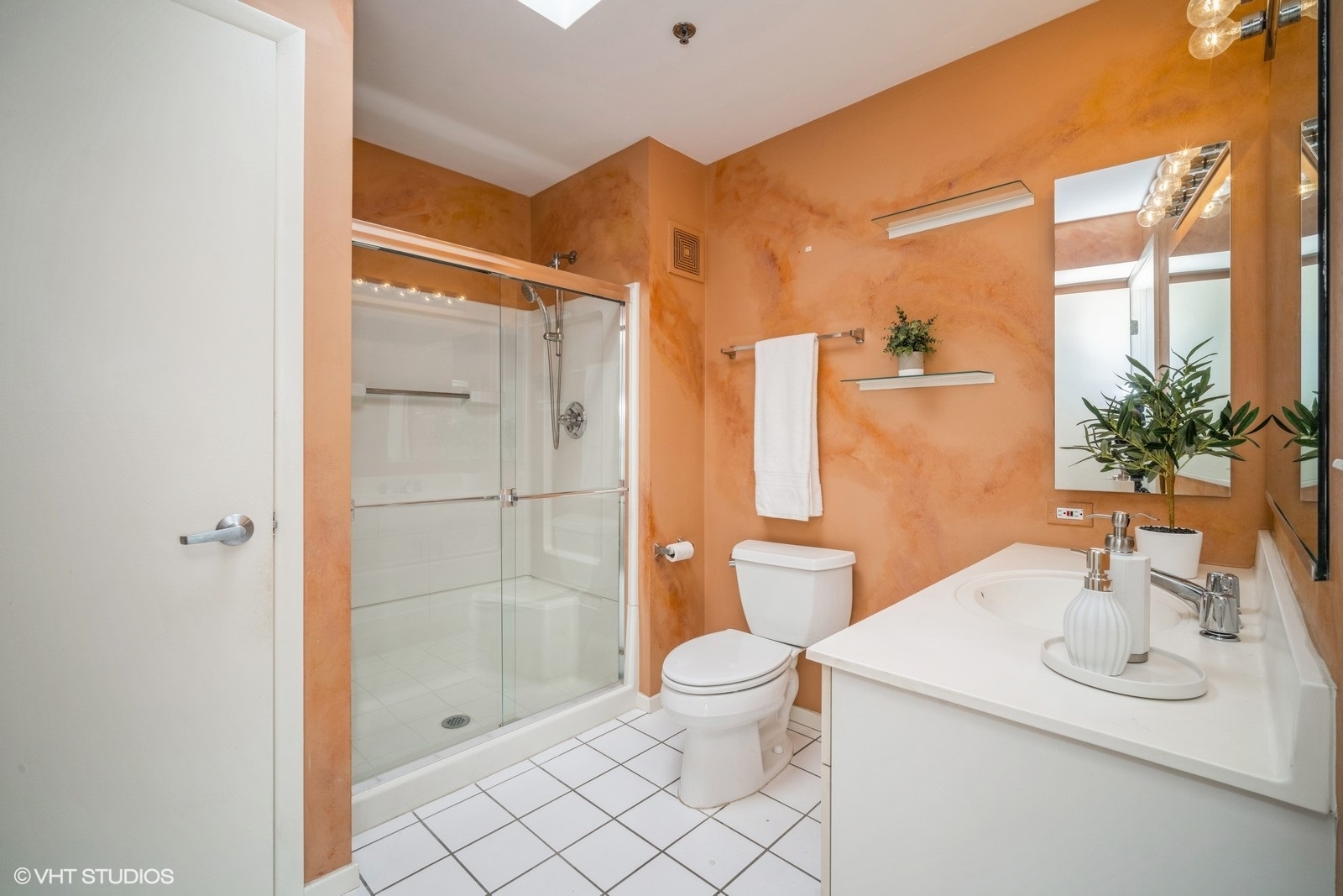 421 Kelburn Road, Unit 313 Deerfield, IL 60015 - Photo 9 of 17 Gallery Image 9