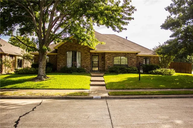 $415,000 | 1400 East Exchange Parkway, Allen, TX 75002