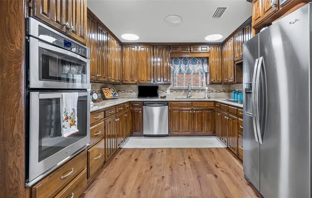 $399,900 | 32 1 Main Place, Benbrook, TX 76126