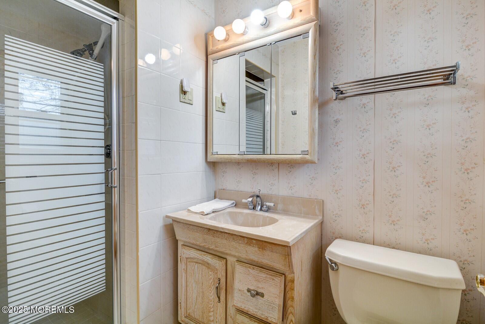 16 Wayside Drive Brick, NJ 08724 - Photo 22 of 31 Primary Full Bath 16 Wayside