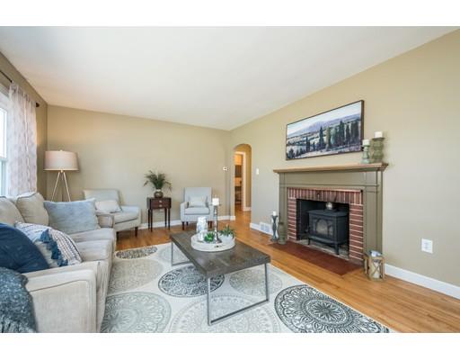 14 Richards Road Southborough, MA 01772 - Photo 3 of 30 Gallery Image 3
