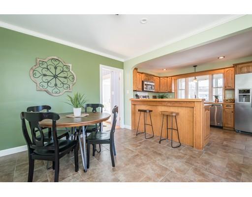 14 Richards Road Southborough, MA 01772 - Photo 9 of 30 Gallery Image 9