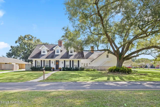 $599,000 | 1003 East Bayou Parkway, Lafayette, LA 70508