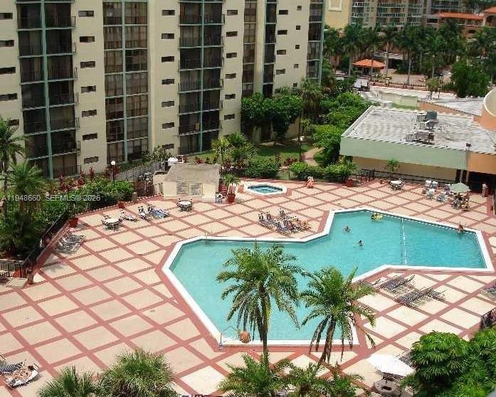 17011 North Bay Road, Unit 202 Sunny Isles Beach, FL 33160 - Photo 29 of 32 a view of a backyard