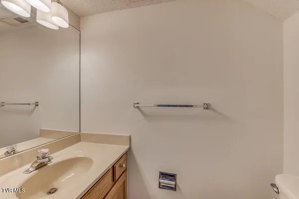 $259,000 | 1725 West Lakeview Drive, Unit 1, Johnson City, TN 37601