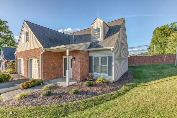$259,000 | 1725 West Lakeview Drive, Unit 1, Johnson City, TN 37601