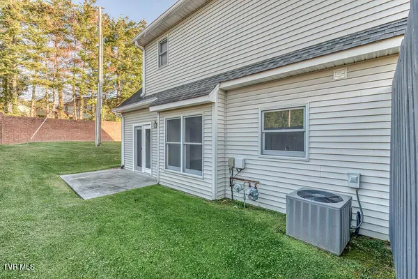 $259,000 | 1725 West Lakeview Drive, Unit 1, Johnson City, TN 37601