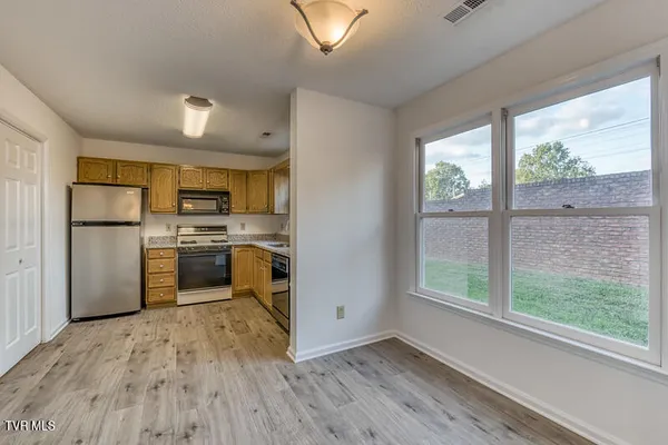 $259,000 | 1725 West Lakeview Drive, Unit 1, Johnson City, TN 37601