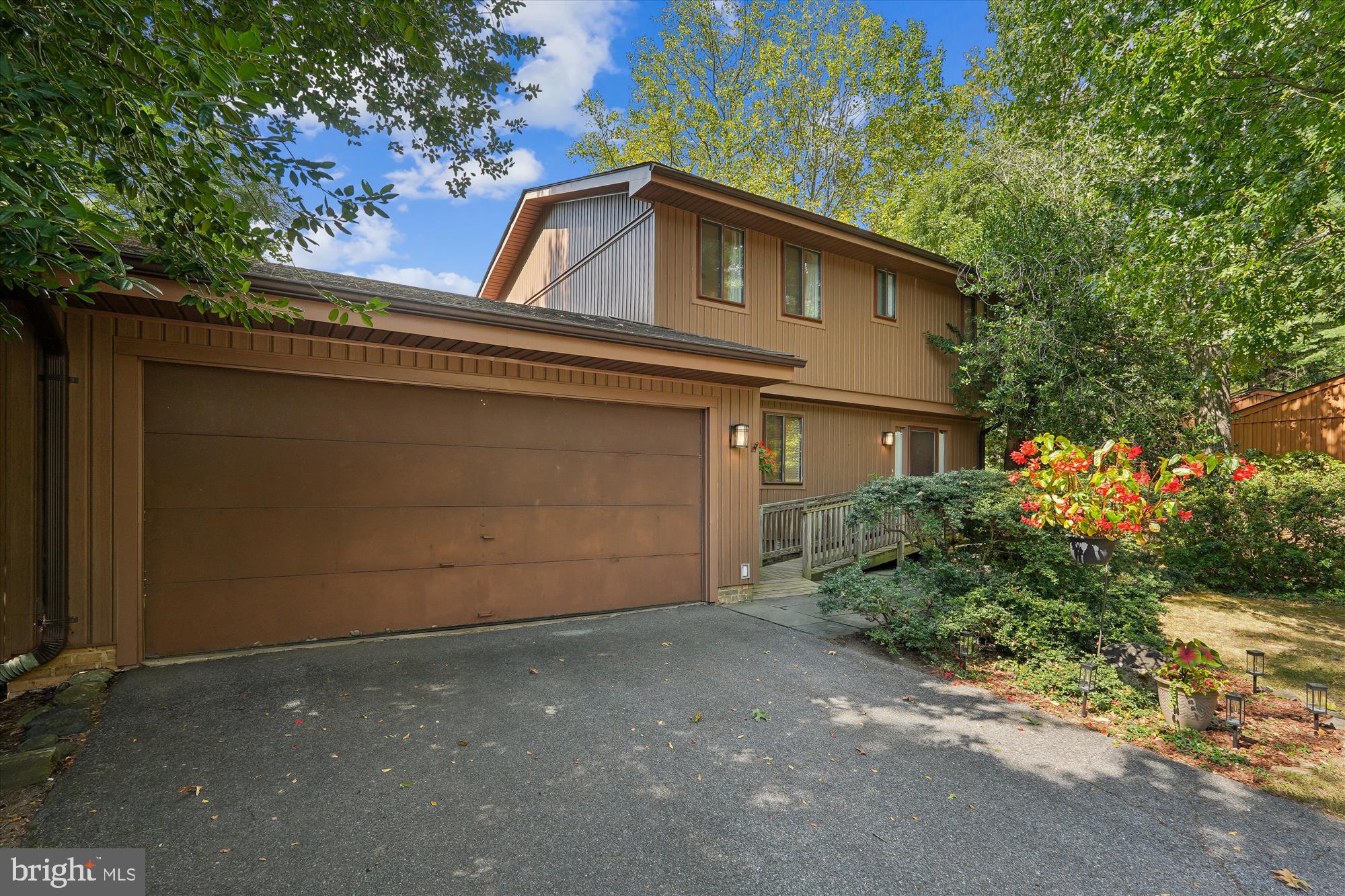 14908 Chestnut Ridge Court North Potomac, MD 20878 - Photo 11 of 68 Front Elevation