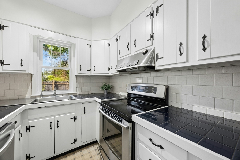 63 Park Terrace Road Worcester, MA 01604 - Photo 23 of 42