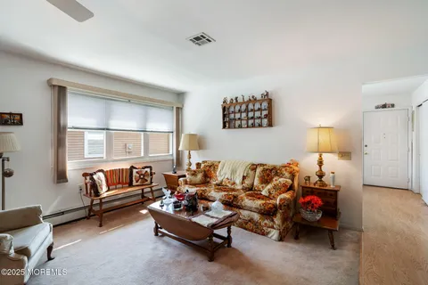 $289,000 | 11 Selkirk Avenue, Toms River, NJ 08757