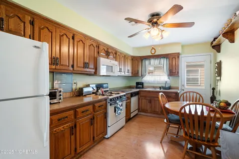 $289,000 | 11 Selkirk Avenue, Toms River, NJ 08757