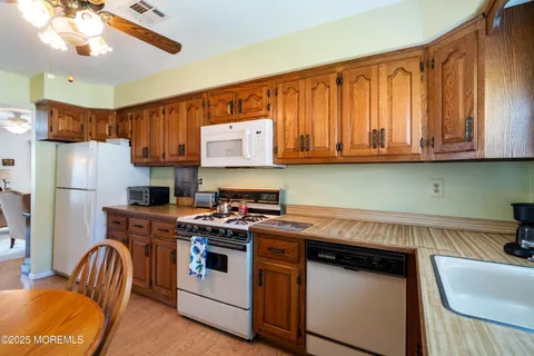 $289,000 | 11 Selkirk Avenue, Toms River, NJ 08757