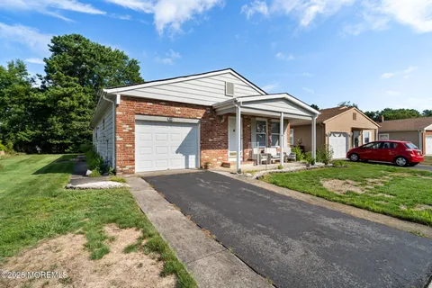 $289,000 | 11 Selkirk Avenue, Toms River, NJ 08757