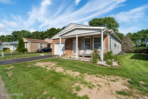 $289,000 | 11 Selkirk Avenue, Toms River, NJ 08757