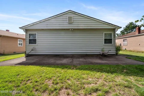 $289,000 | 11 Selkirk Avenue, Toms River, NJ 08757