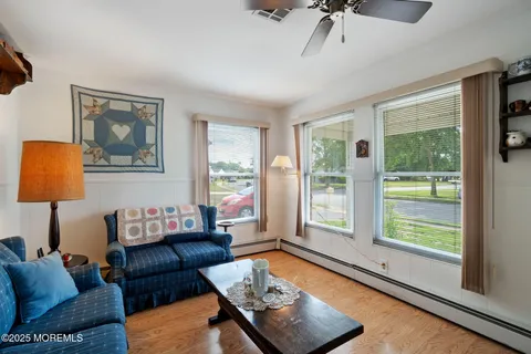 $289,000 | 11 Selkirk Avenue, Toms River, NJ 08757