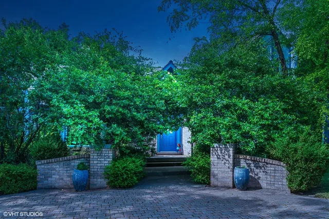 a view of a tennis court