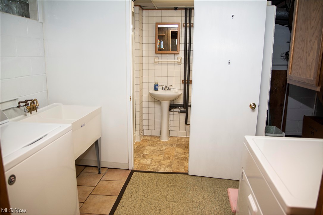 885 Bears Den Road Youngstown, OH 44511 - Photo 24 of 26 Laundry area in basement