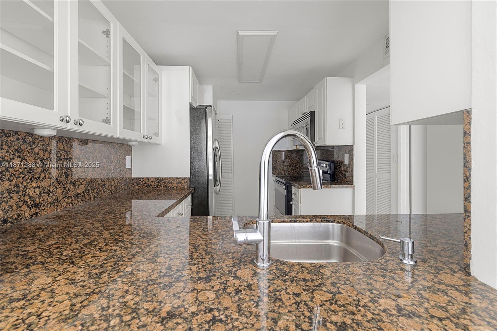 1915 Brickell Avenue, Unit C405 Miami, FL 33129 - Photo 13 of 47